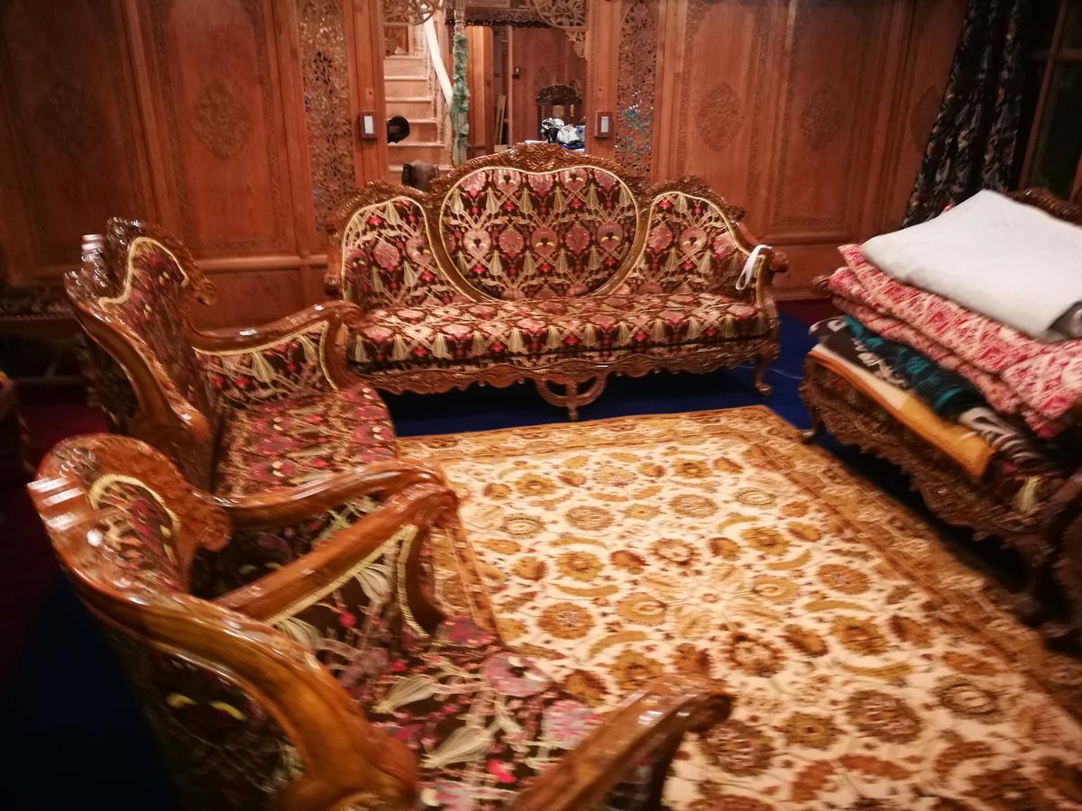 ホテル S Group Of Houseboat Srīnagar エクステリア 写真