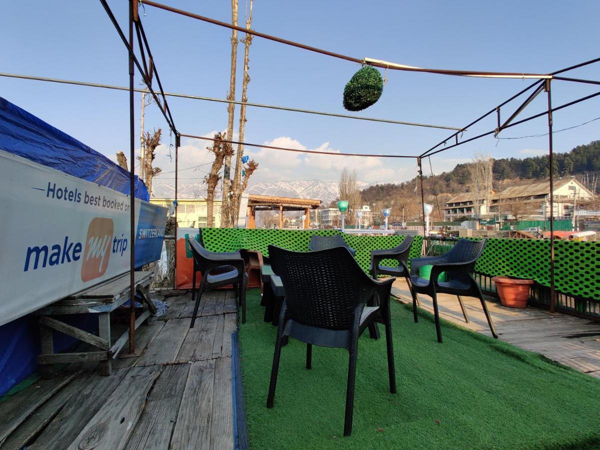 ホテル S Group Of Houseboat Srīnagar エクステリア 写真
